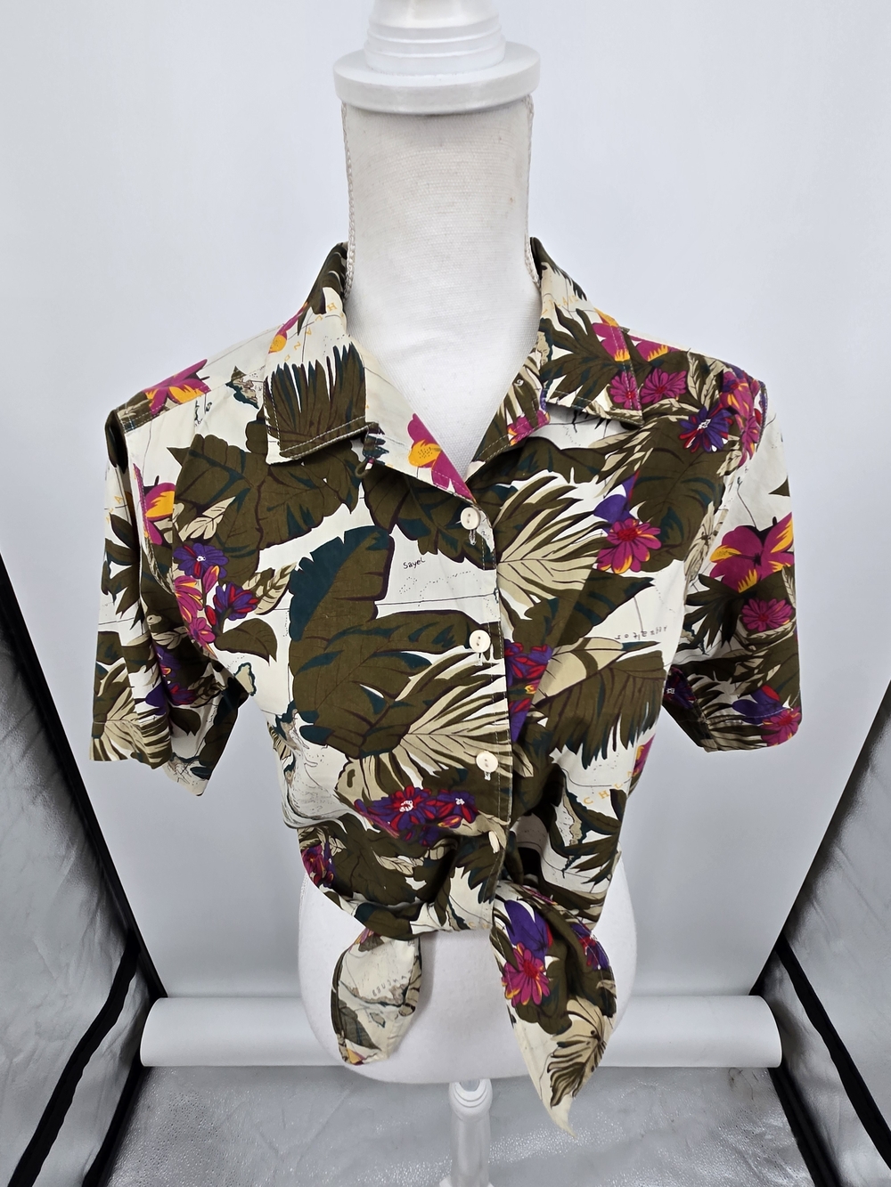 Westbound Tropical Print Button-Front Cropped Vintage Shirt Small (6678)